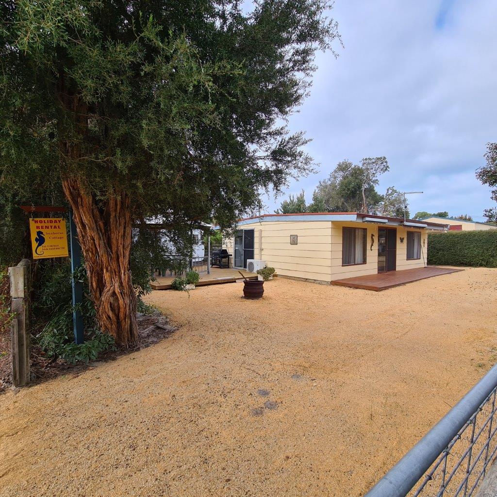 Sea horse cottage - 3 Power St, Loch Sport - East Gippsland, Victoria, Australia